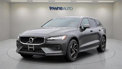 2021 Volvo V60 Cross Country T5