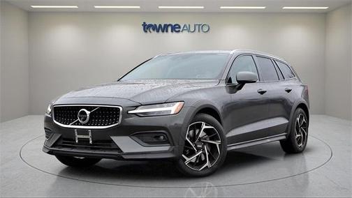 2021 Volvo V60 Cross Country T5