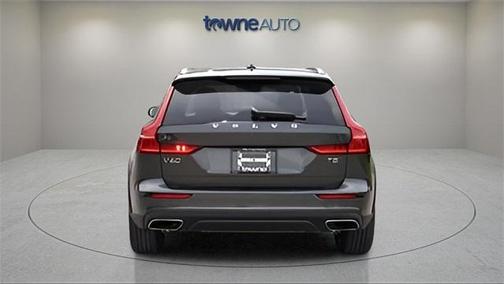 2021 Volvo V60 Cross Country T5