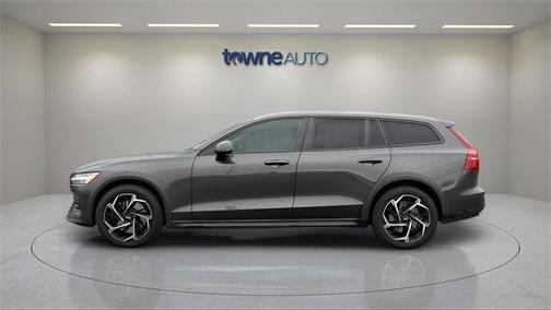 2021 Volvo V60 Cross Country T5