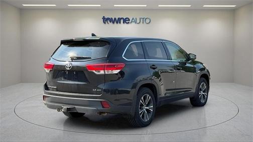 2017 Toyota Highlander LE