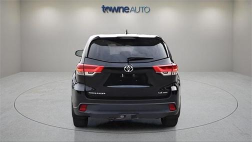 2017 Toyota Highlander LE