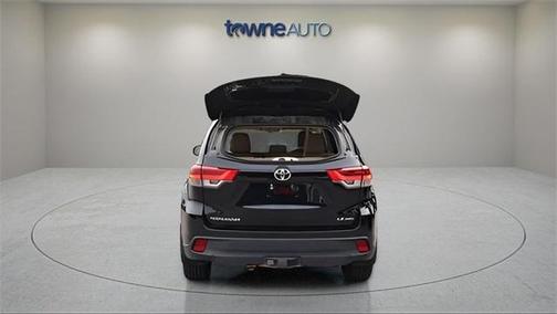 2017 Toyota Highlander LE