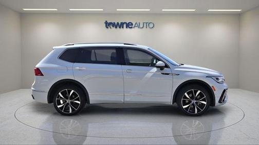 Opal White Pearl Effect 2023 Volkswagen Tiguan 2.0T SEL R-Line