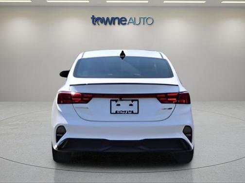 Snow White Pearl 2024 Kia Forte GT-Line