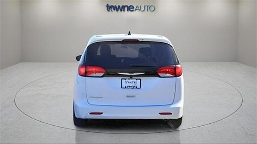 2024 Chrysler Voyager LX