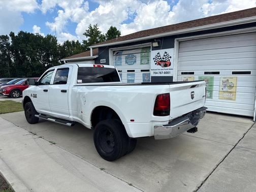 2018 RAM 3500 Tradesman Crew Cab 4x4 8' Box