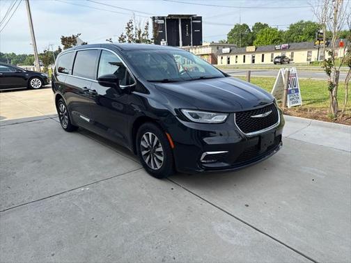 2022 Chrysler Pacifica Hybrid Touring L