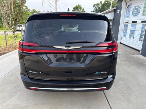 2022 Chrysler Pacifica Hybrid Touring L