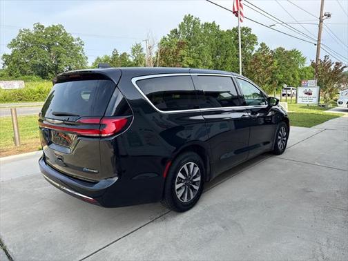 2022 Chrysler Pacifica Hybrid Touring L