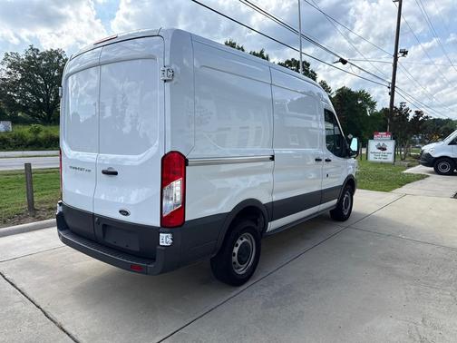 Oxford White 2017 Ford Transit-250 Base