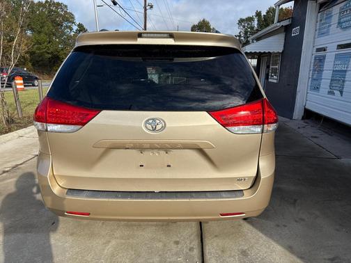 2011 Toyota Sienna XLE