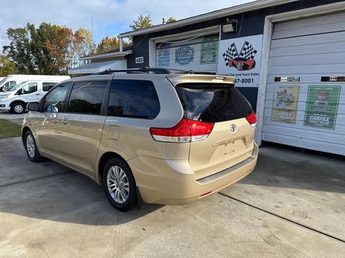 2011 Toyota Sienna XLE