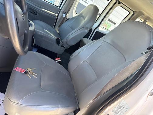 2004 Ford E350 Super Duty XL Wagon