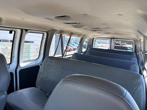 2004 Ford E350 Super Duty XL Wagon