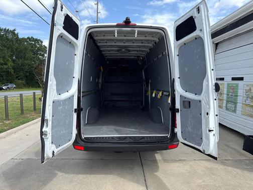 Arctic White 2017 Mercedes-Benz Sprinter 2500 Standard Roof