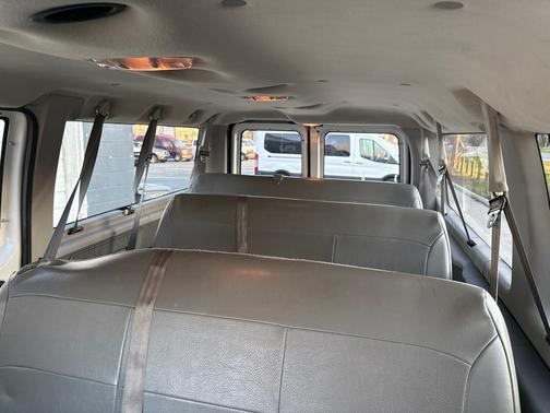 Oxford White Clearcoat 2006 Ford E350 Super Duty Base