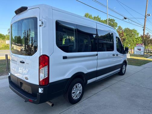 Oxford White 2022 Ford Transit-350 XL