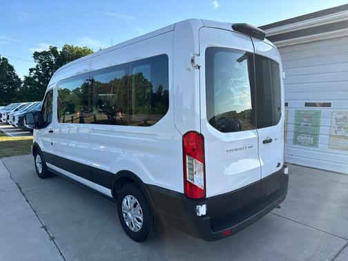 Oxford White 2022 Ford Transit-350 XL