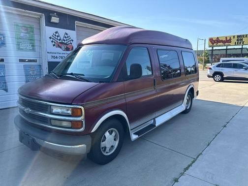 BUGUND 1998 Chevrolet Express 1500 G1500