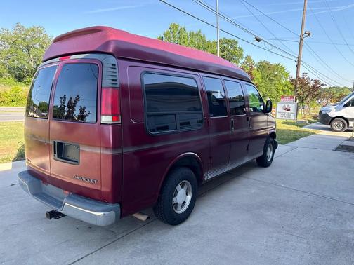 BUGUND 1998 Chevrolet Express 1500 G1500