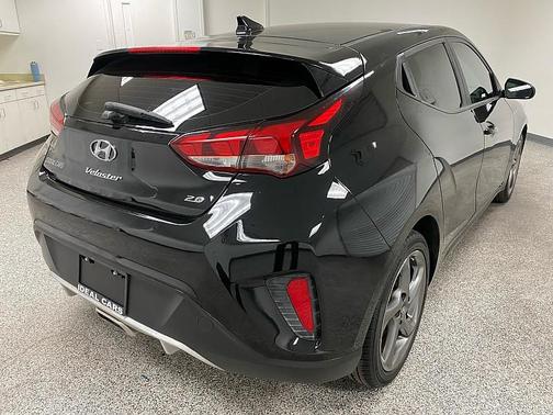 2019 Hyundai Veloster 2