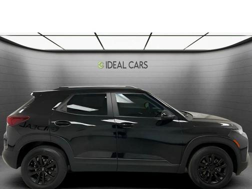 Mosaic Black Metallic 2023 Chevrolet Trailblazer LT
