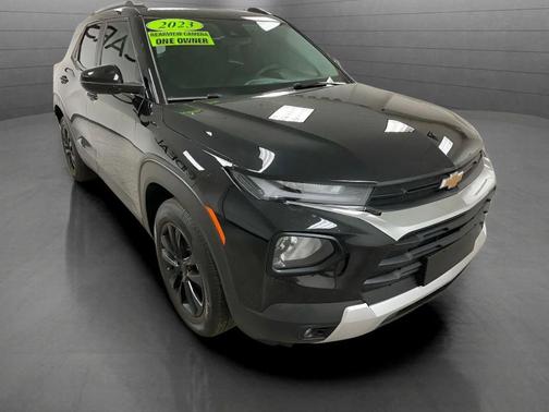 Mosaic Black Metallic 2023 Chevrolet Trailblazer LT