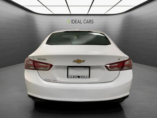 Summit White 2021 Chevrolet Malibu FWD LT