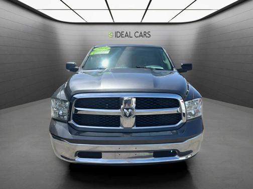 Granite Crystal Metallic Clearcoat 2019 RAM 1500 SLT