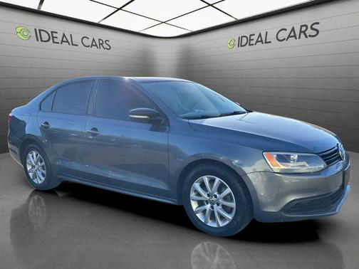 Platinum Gray Metallic 2012 Volkswagen Jetta SE