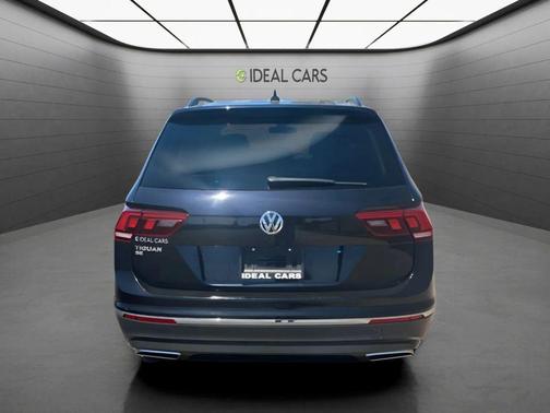 Deep Black Pearl 2020 Volkswagen Tiguan 2.0T SE
