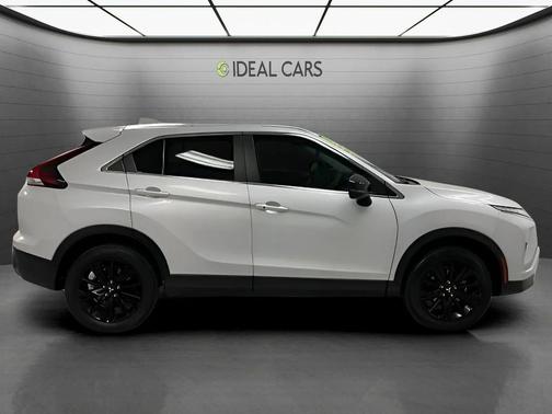 White Diamond 2024 Mitsubishi Eclipse Cross LE