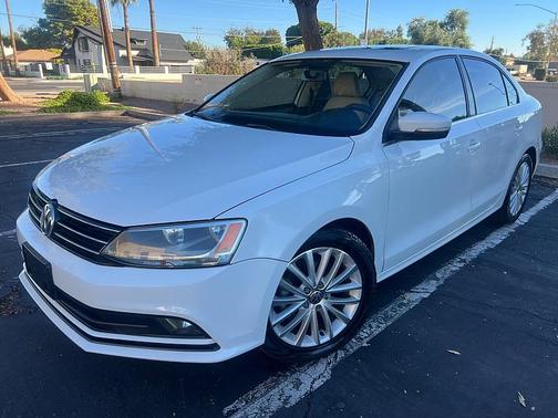 2015 Volkswagen Jetta Auto SE w/Connectivity/Navigation
