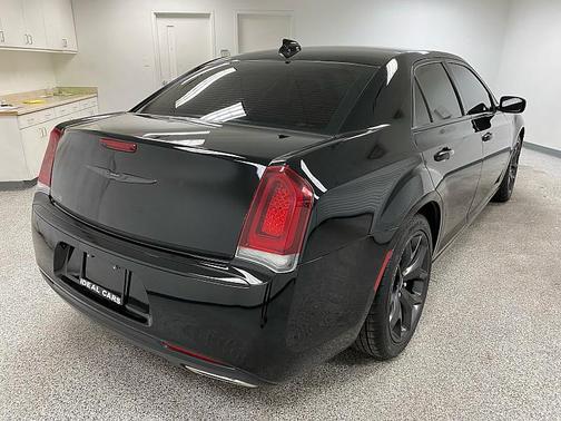2022 Chrysler 300 Touring