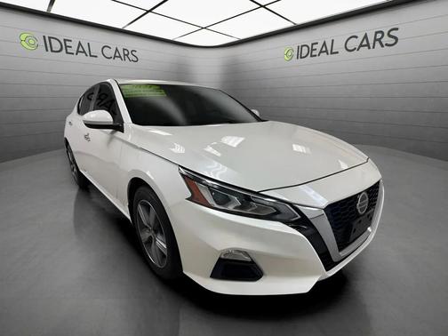 Pearl White Tricoat 2021 Nissan Altima 2.5 SV