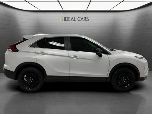 White Diamond 2024 Mitsubishi Eclipse Cross LE