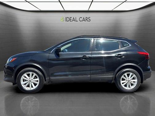 Magnetic Black Pearl 2019 Nissan Rogue Sport SV
