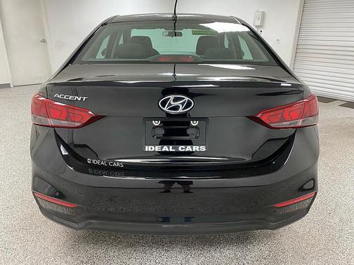 2022 Hyundai Accent SE