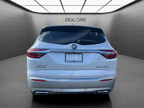 DIAMOND WHITE 2018 Buick Enclave Essence