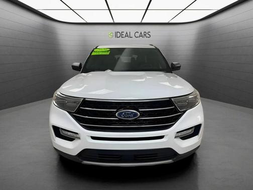 Oxford White 2020 Ford Explorer XLT