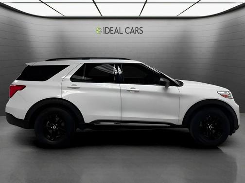 Oxford White 2020 Ford Explorer XLT