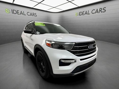 Oxford White 2020 Ford Explorer XLT