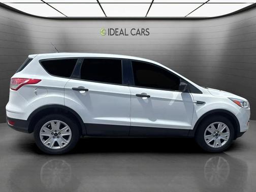Oxford White 2016 Ford Escape S