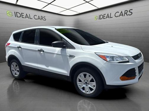 Oxford White 2016 Ford Escape S