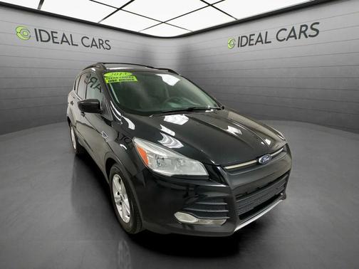 Tuxedo Black Metallic 2013 Ford Escape SE