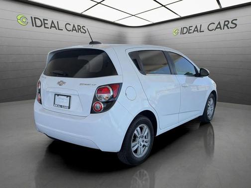 Summit White 2016 Chevrolet Sonic LT