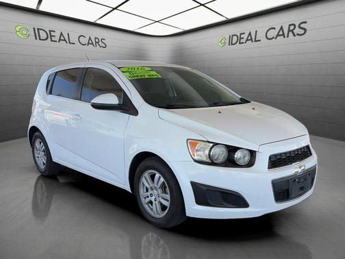 Summit White 2016 Chevrolet Sonic LT