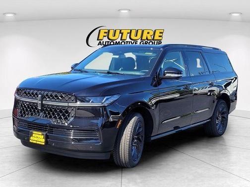 Infinite Black Metallic Clearcoat 2026 Lincoln Navigator Reserve