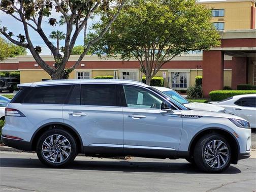 2025 Lincoln Aviator Premiere